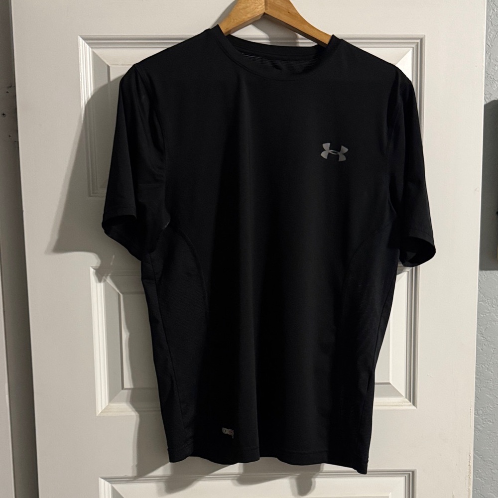 Under Armour Black Short Sleeve Athletic Tee with Reflective Logo